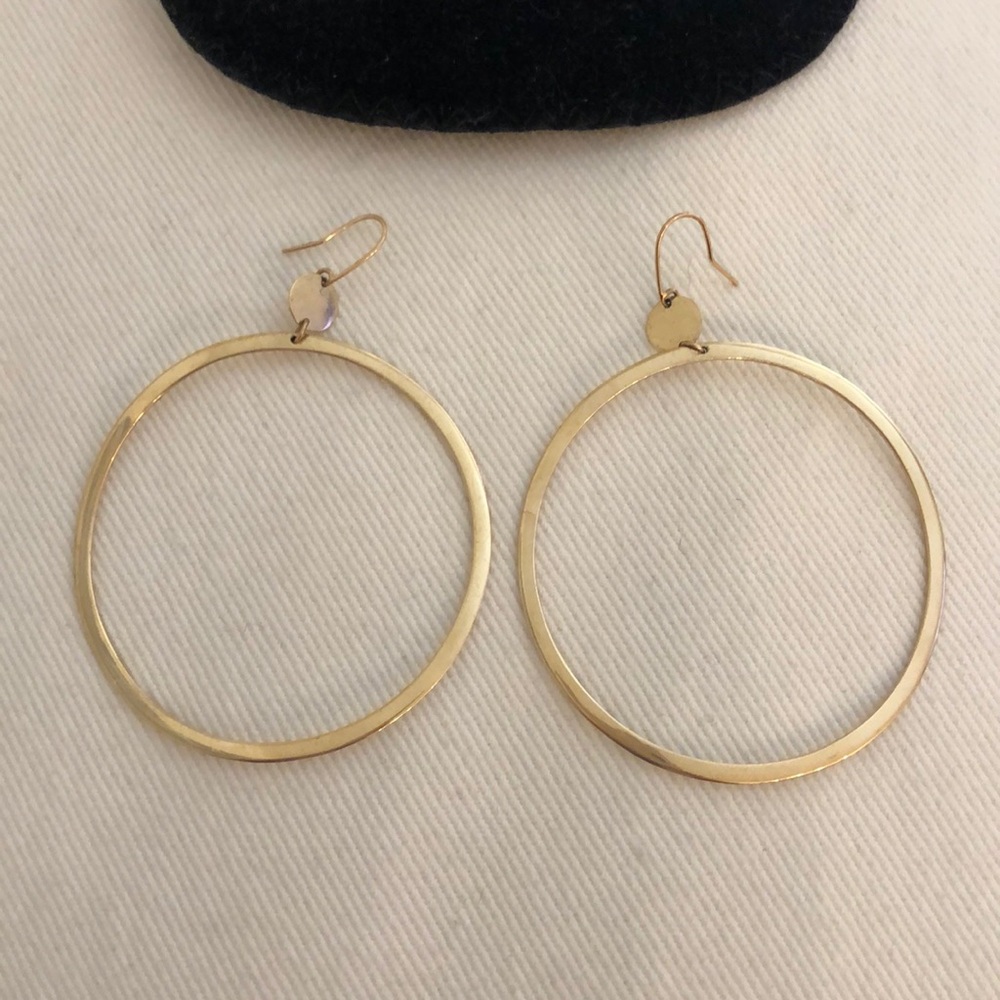 Lana large wavy hoop